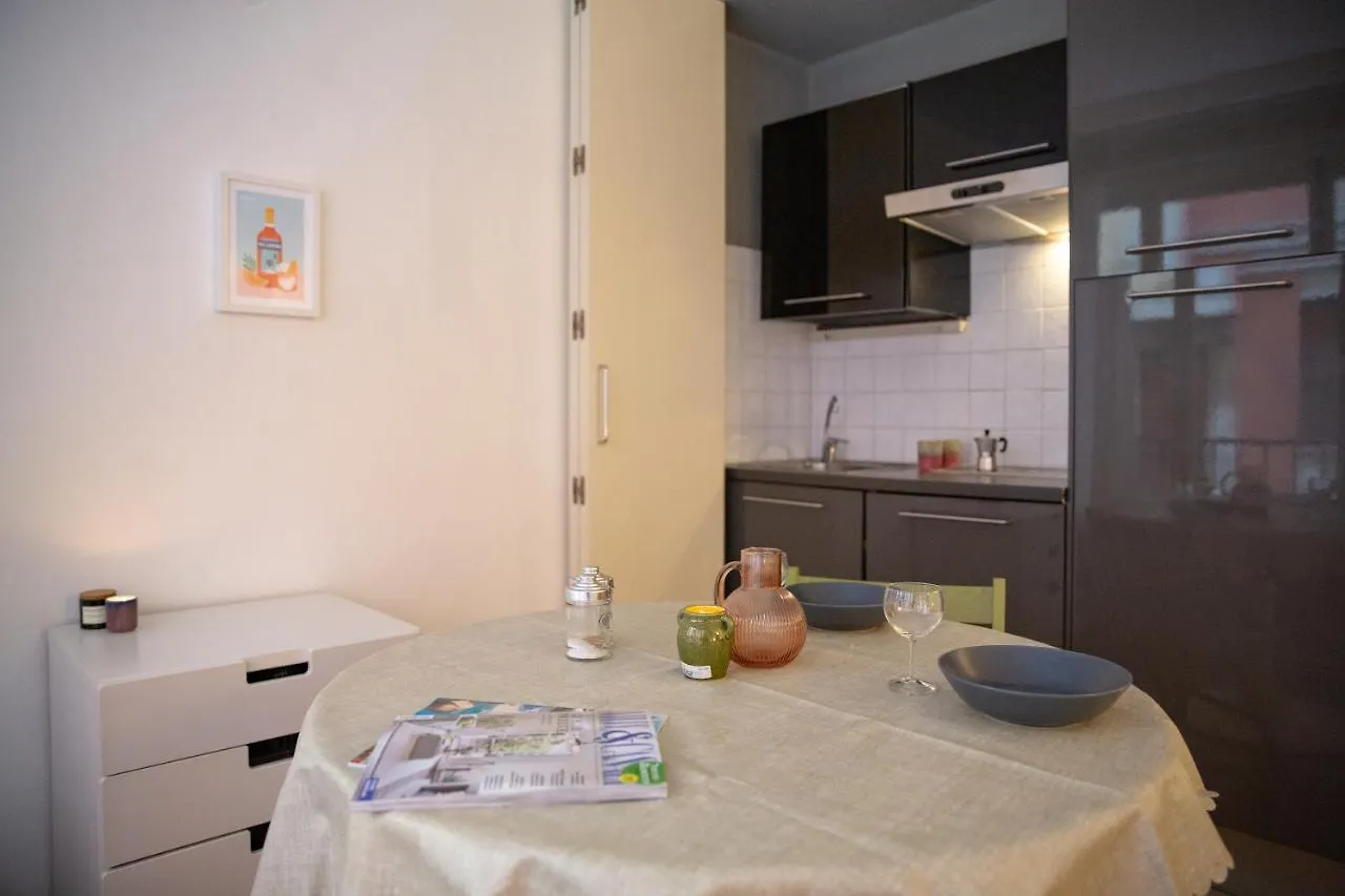 Modern Studio Apartment In Front Of Ponte Vecchio Florence